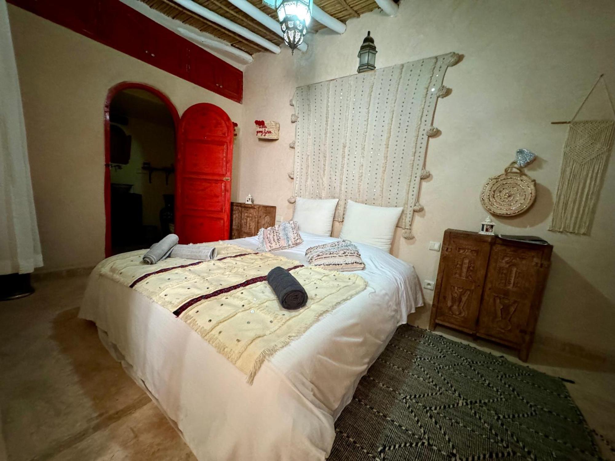 Jenny Lynn Otel Tazrou Dış mekan fotoğraf