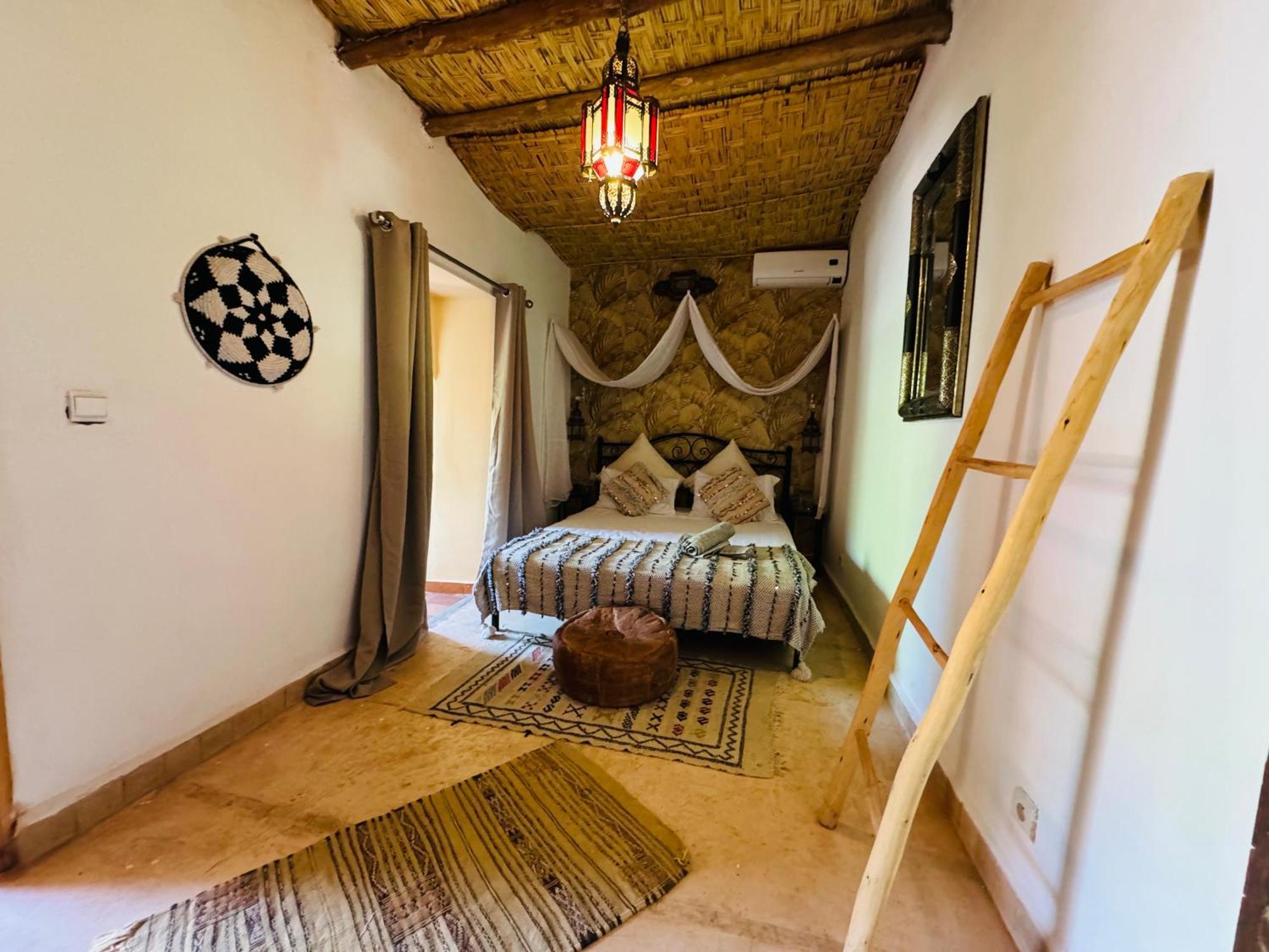 Jenny Lynn Otel Tazrou Dış mekan fotoğraf